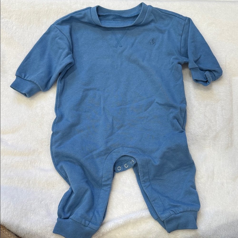 GAP Soft Blue Baby sweatsuit